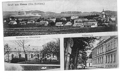 Střed obce, budova hostince z&nbsp;r. 1900, škola před&nbsp;přístavbou